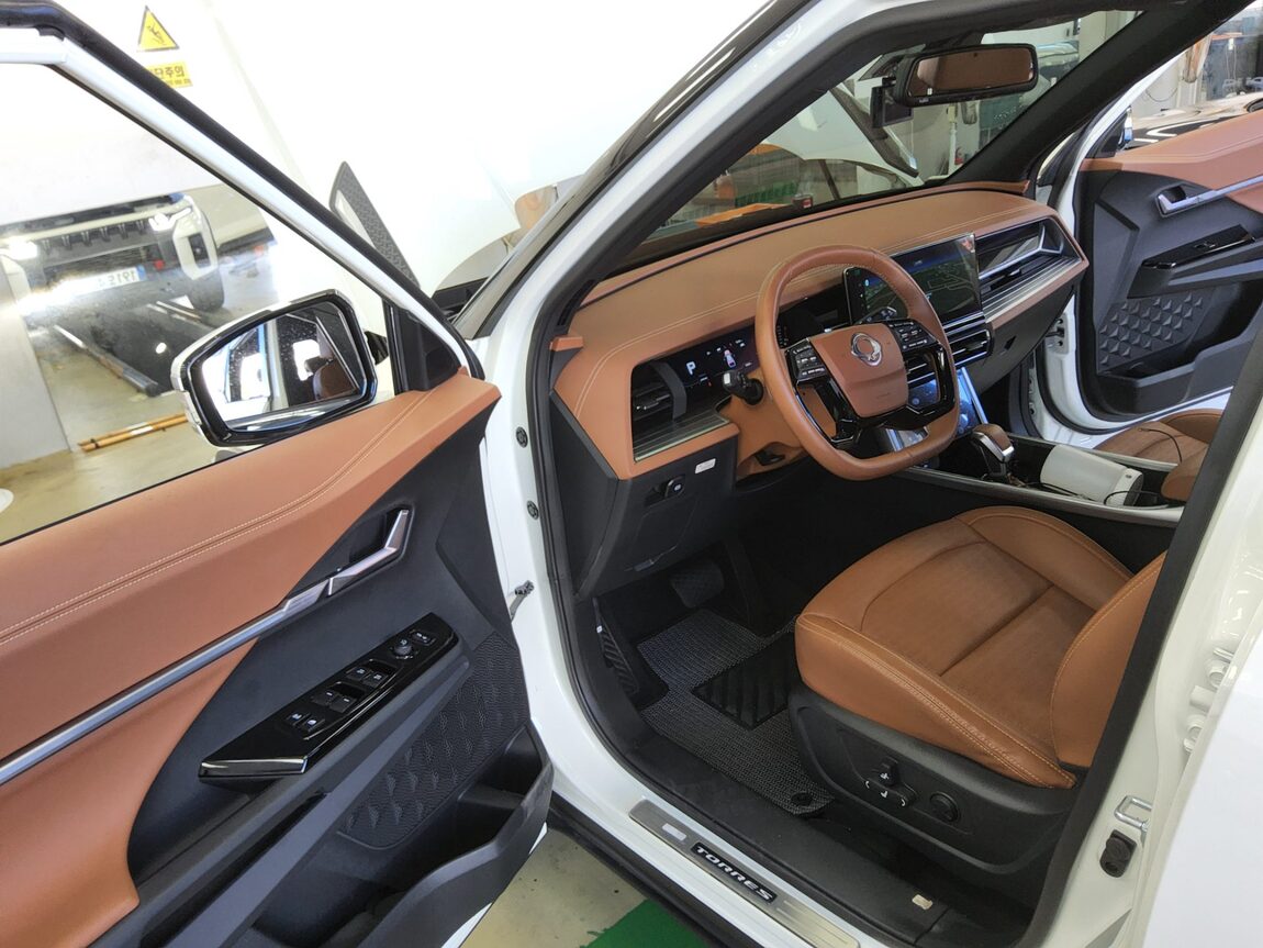 KG MOBILITY (SSANGYONG) TORRES 1.5 GDI-T 2WD LIMITED BLACK EDITION 2024 - zdjęcie 10