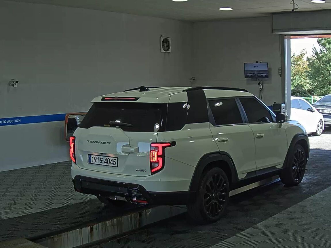 KG MOBILITY (SSANGYONG) TORRES 1.5 GDI-T 2WD LIMITED BLACK EDITION 2024 - zdjęcie 5