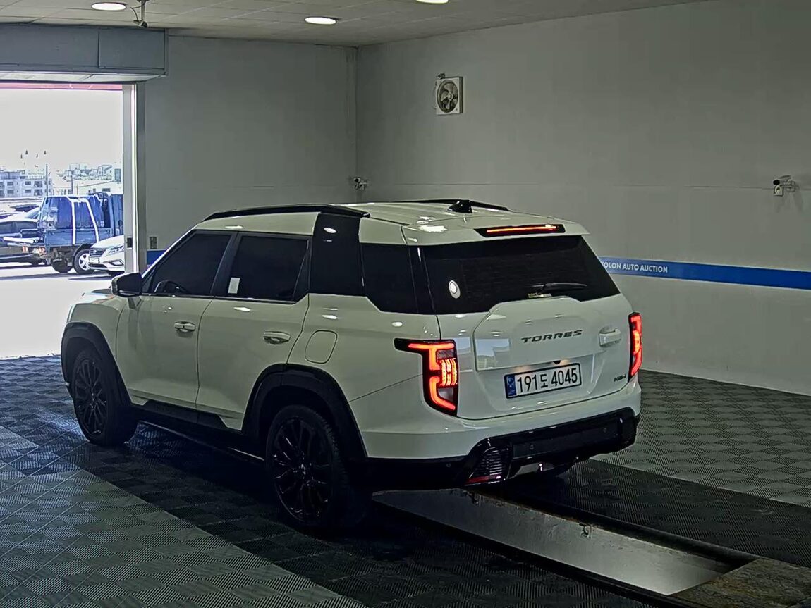 KG MOBILITY (SSANGYONG) TORRES 1.5 GDI-T 2WD LIMITED BLACK EDITION 2024 - zdjęcie 6
