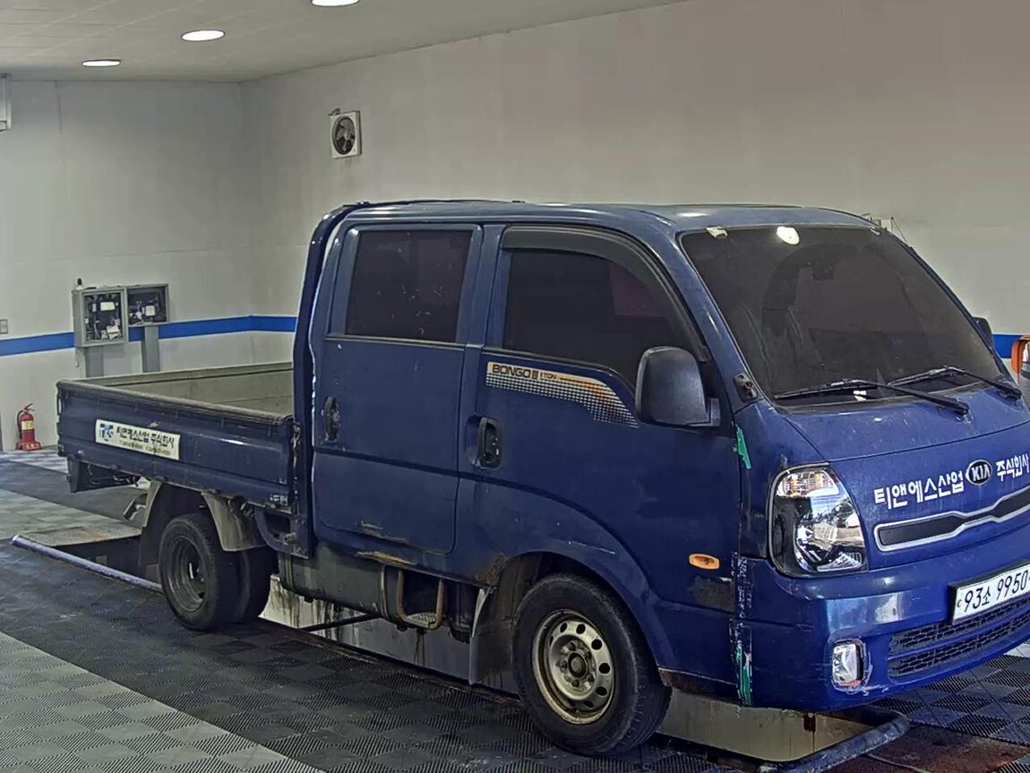 KIA BONGO III CARGO CRDi DOUBLE CAB EXTRA LONG WHEELBASE 2015 - zdjęcie 3