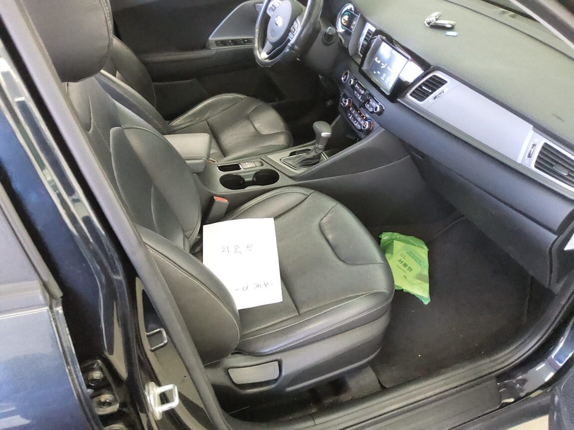 KIA NIRO 1.6 HYBRID LUXURY 2017 - zdjęcie 14
