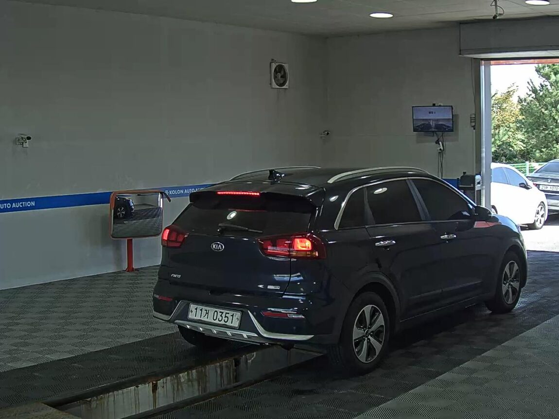 KIA NIRO 1.6 HYBRID LUXURY 2017 - zdjęcie 5