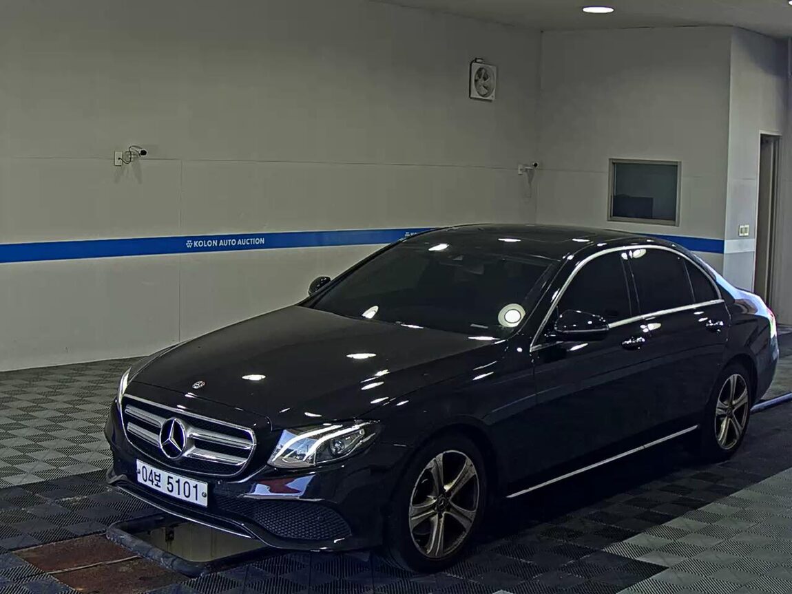 MERCEDES-BENZ E-CLASS (5TH GEN) E200 AVANTGARDE 2018 - zdjęcie 2