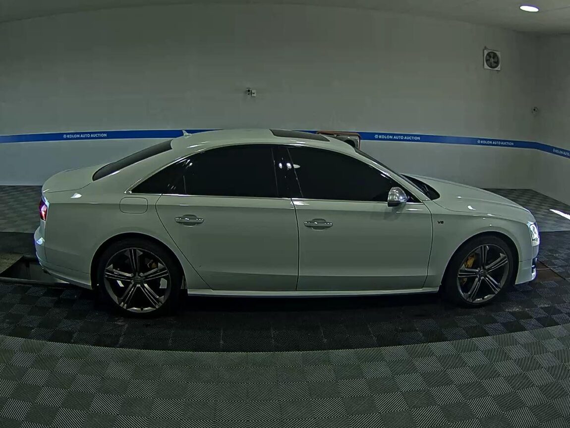 AUDI S8 (3RD GEN) 4.0 TFSI QUATTRO 2015 - zdjęcie 4
