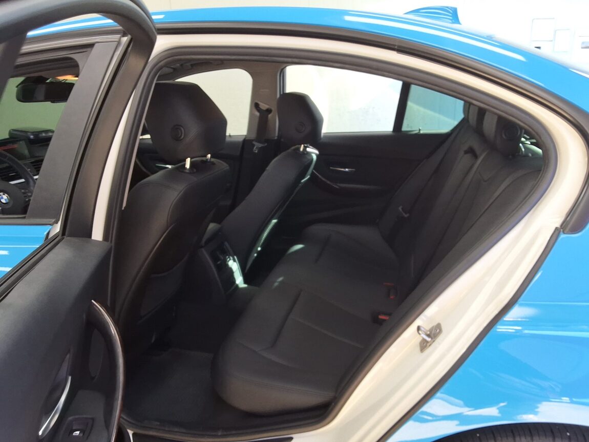 BMW 3 SERIES (6TH GEN) 320d xDRIVE 2013 - zdjęcie 13