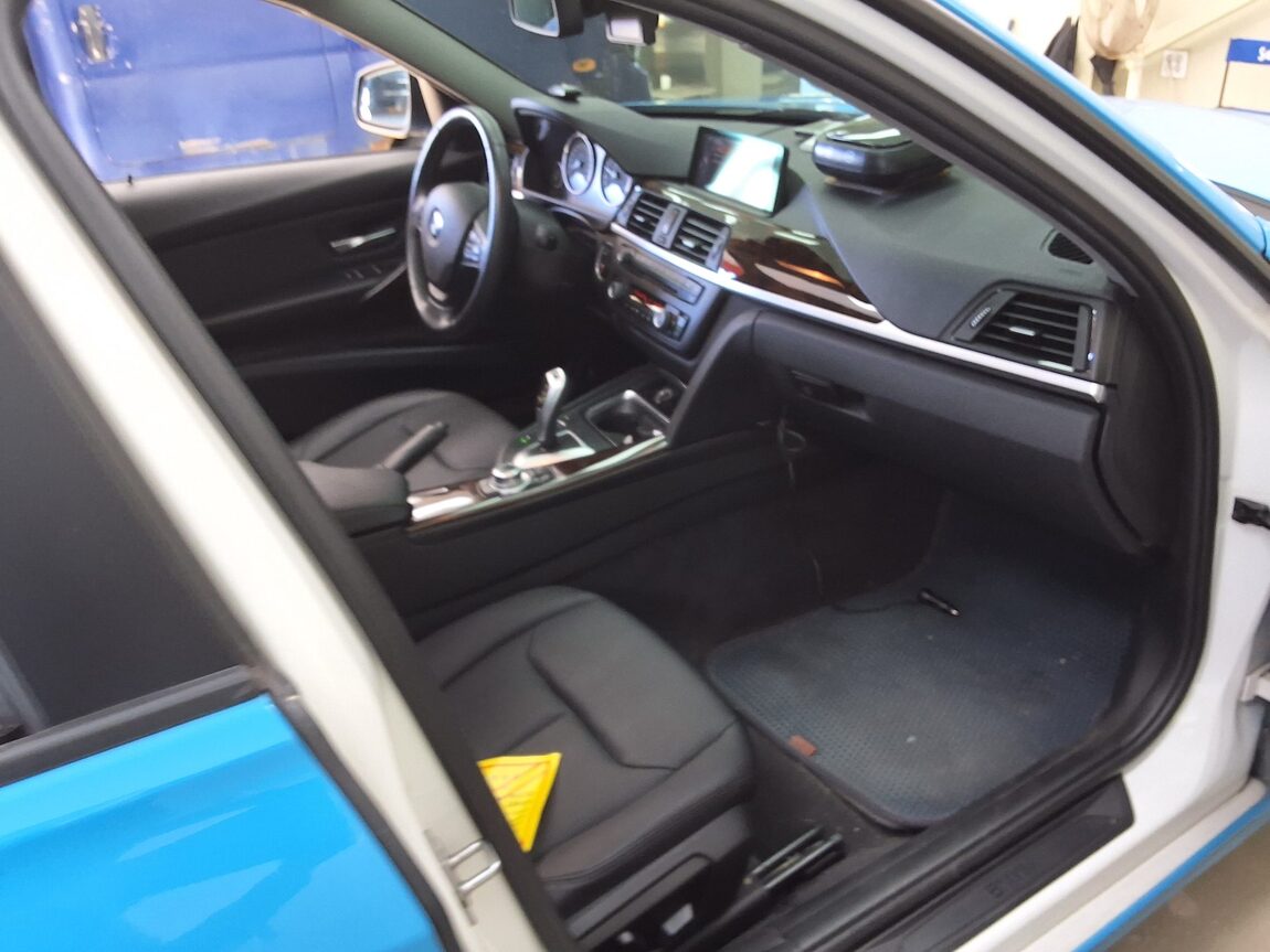 BMW 3 SERIES (6TH GEN) 320d xDRIVE 2013 - zdjęcie 15