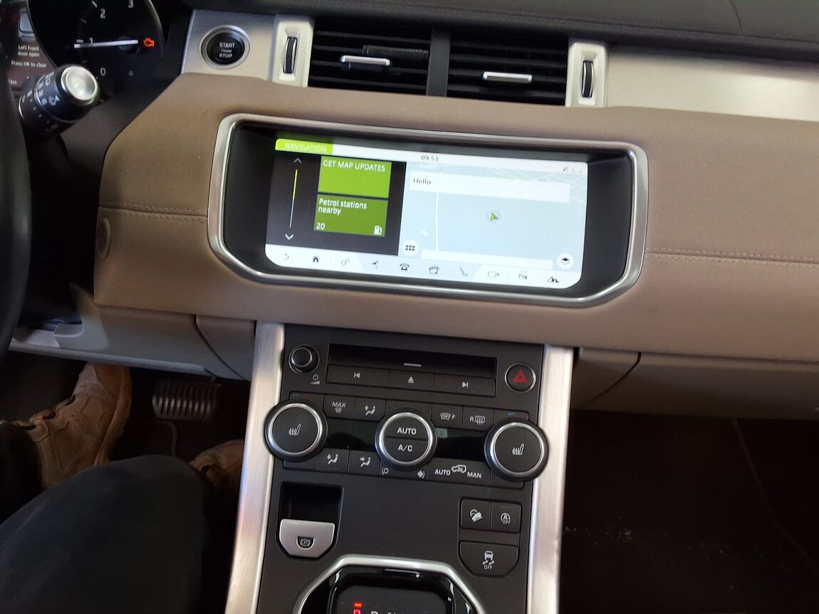 LAND ROVER RANGE ROVER EVOQUE 2.0 TD4 SE 2018 - zdjęcie 24
