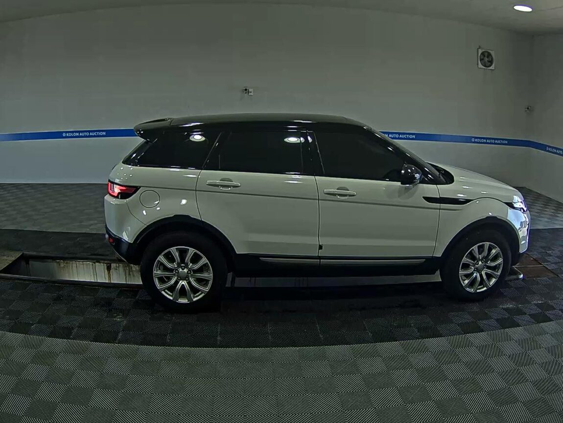 LAND ROVER RANGE ROVER EVOQUE 2.0 TD4 SE 2018 - zdjęcie 4