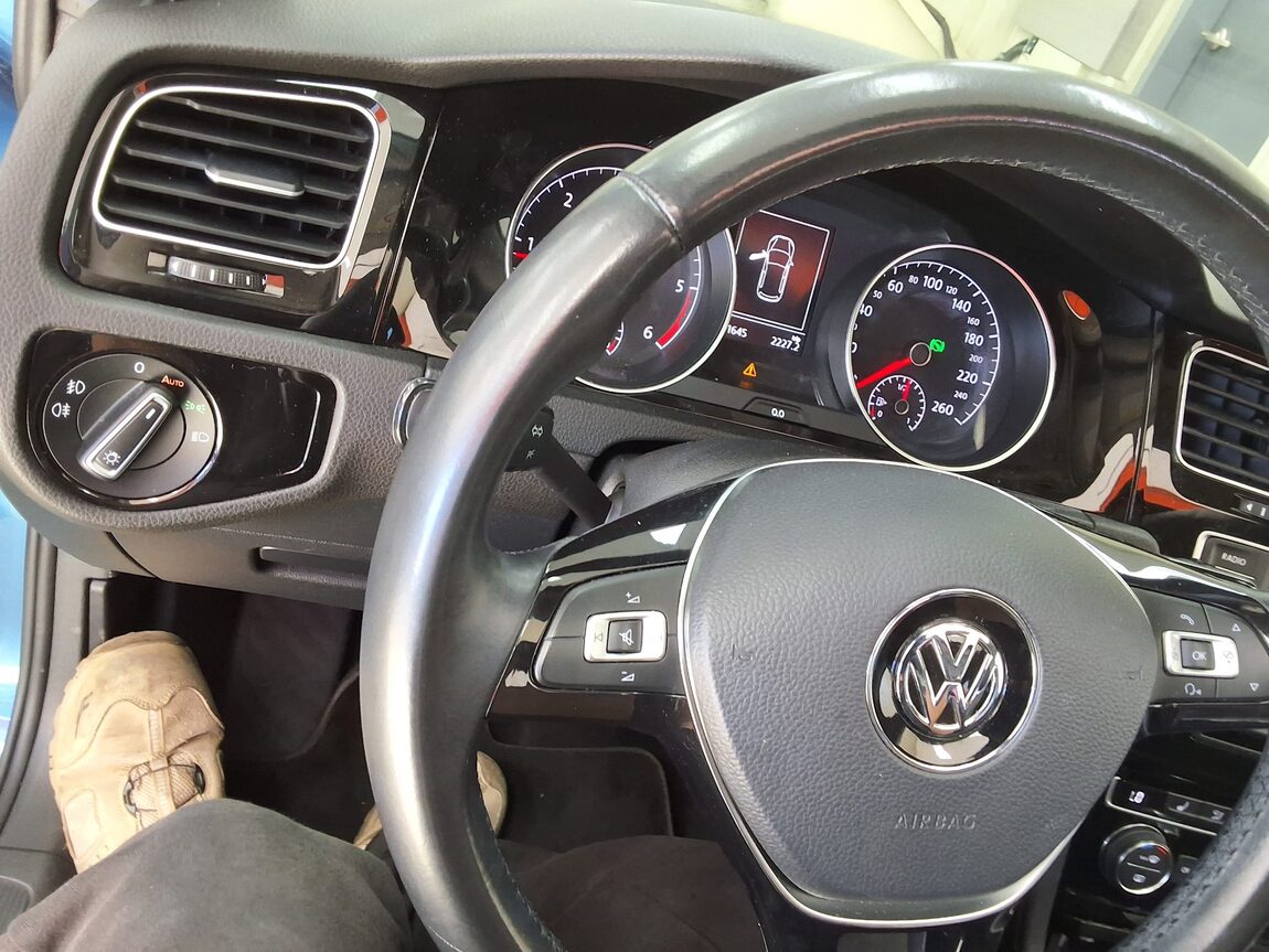 VOLKSWAGEN GOLF (7TH GEN) 2.0 TDI 2016 - zdjęcie 23