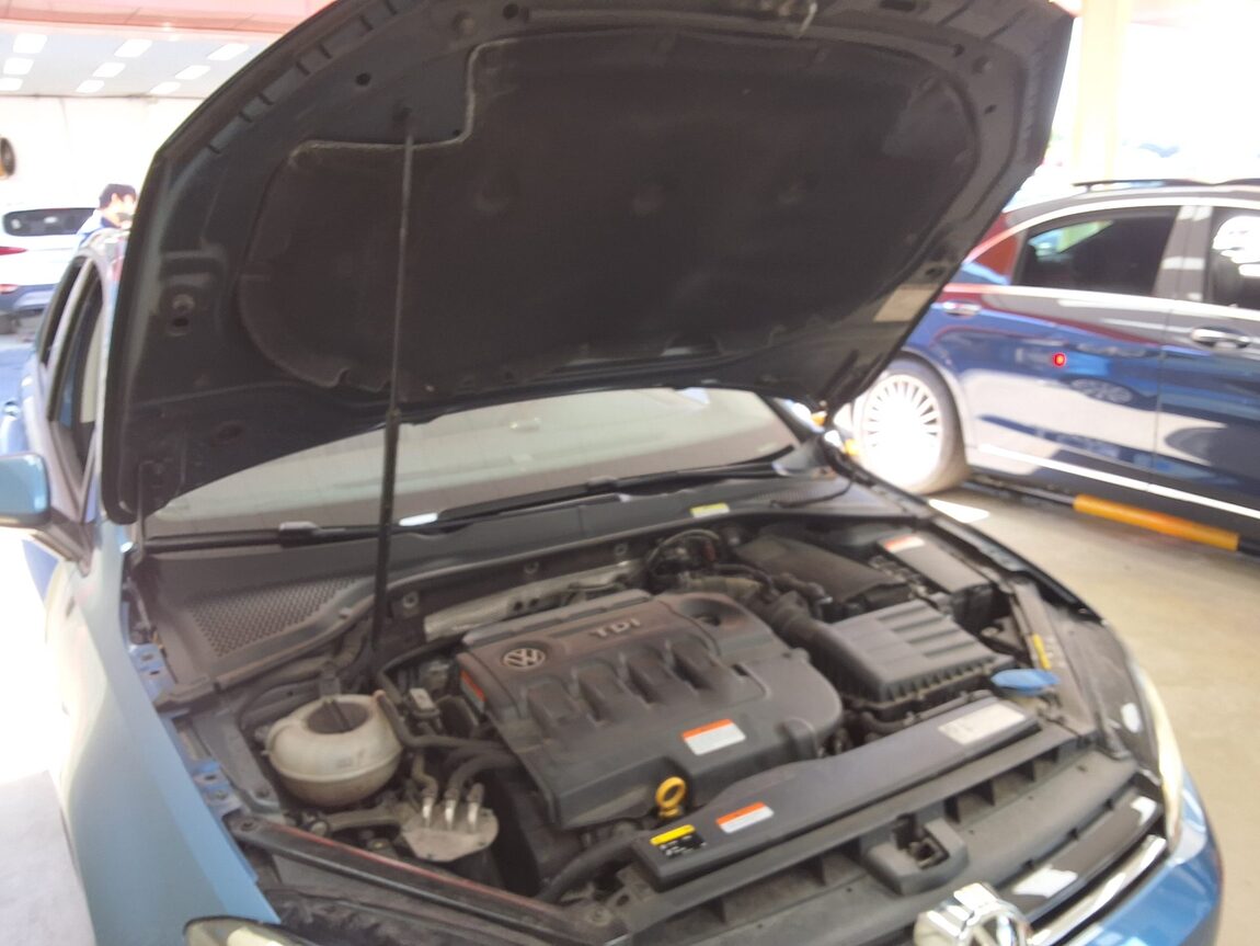 VOLKSWAGEN GOLF (7TH GEN) 2.0 TDI 2016 - zdjęcie 18
