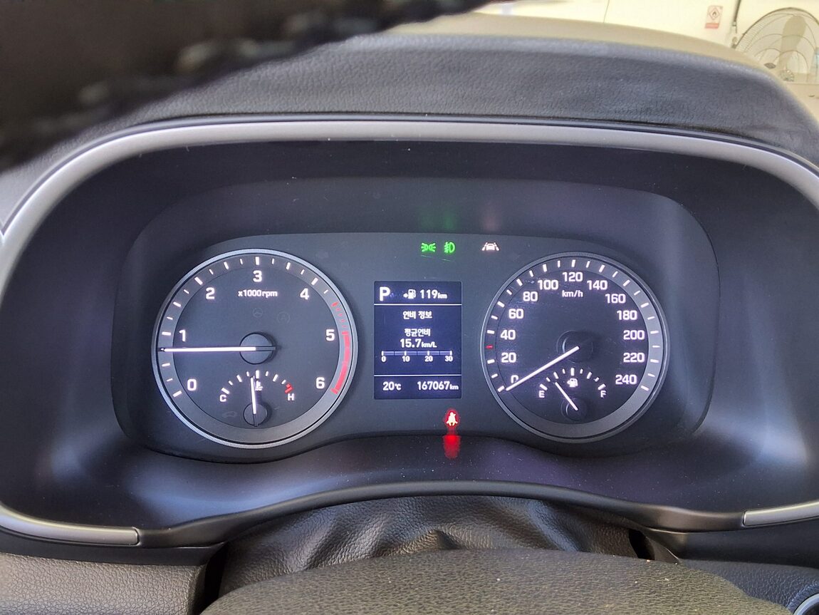 HYUNDAI NEW TUCSON 2.0 DIESEL 2WD PREMIUM 2019 - zdjęcie 9