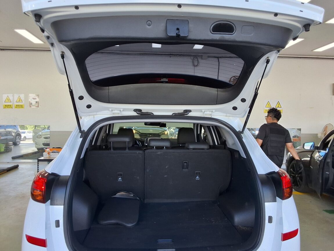 HYUNDAI NEW TUCSON 2.0 DIESEL 2WD PREMIUM 2019 - zdjęcie 15