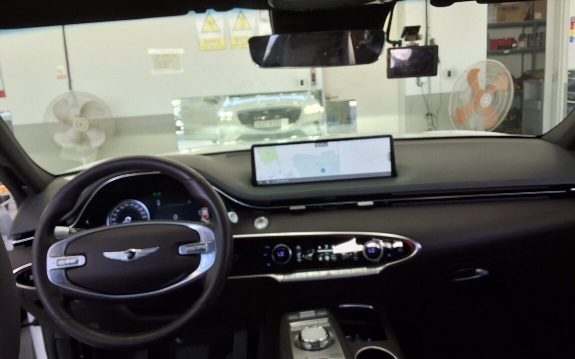 GENESIS GV70 2.5T 2WD BASE MODEL 2021 - zdjęcie 11