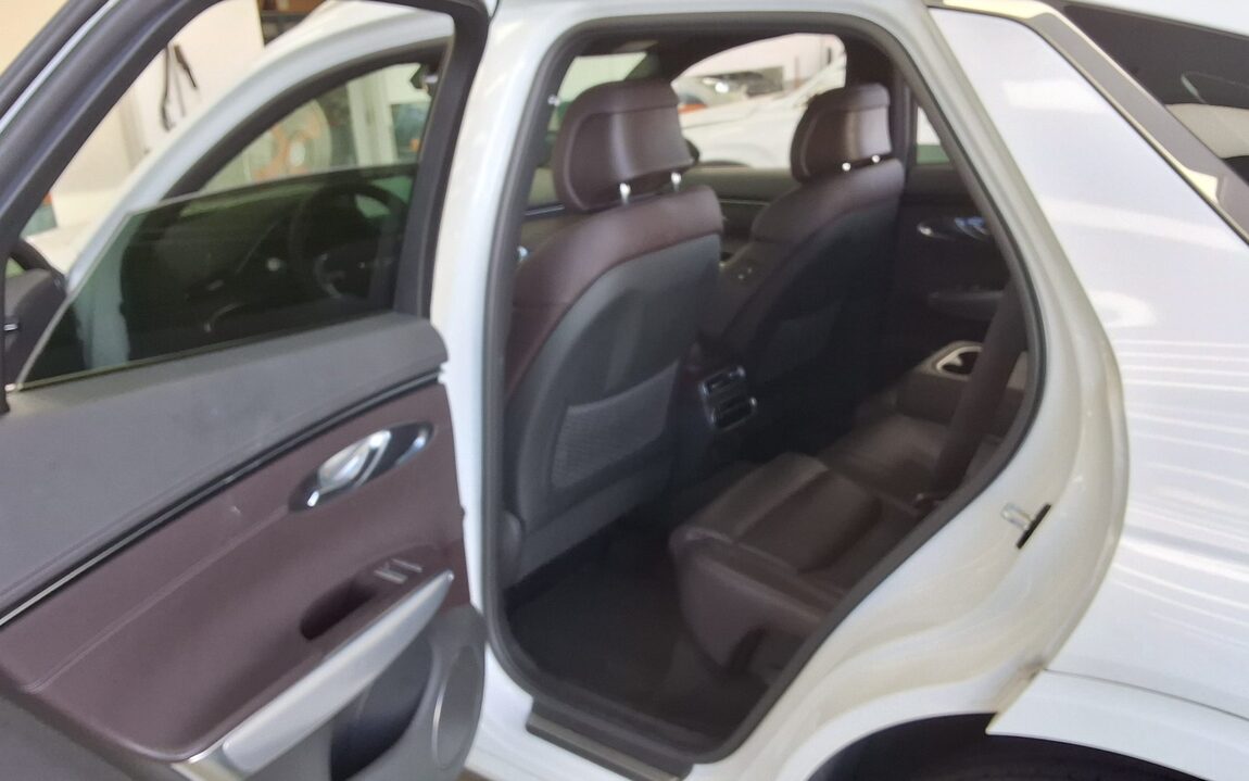GENESIS GV70 2.5T 2WD BASE MODEL 2021 - zdjęcie 12