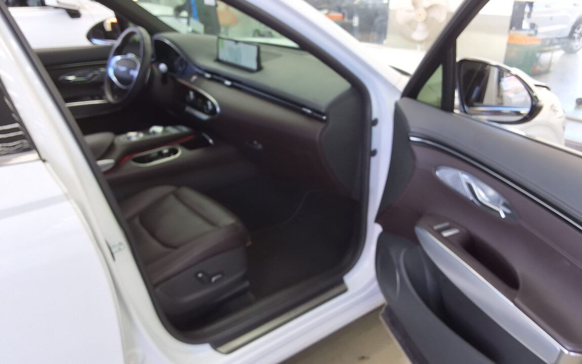 GENESIS GV70 2.5T 2WD BASE MODEL 2021 - zdjęcie 14