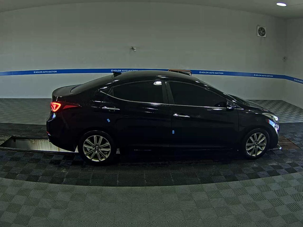 HYUNDAI THE NEW AVANTE MD 1.6 VGT TEN MILLION LIMITED 2016 - zdjęcie 4