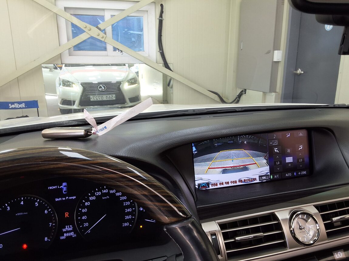 LEXUS LS (4TH GEN) 460 AWD 2016 - zdjęcie 25