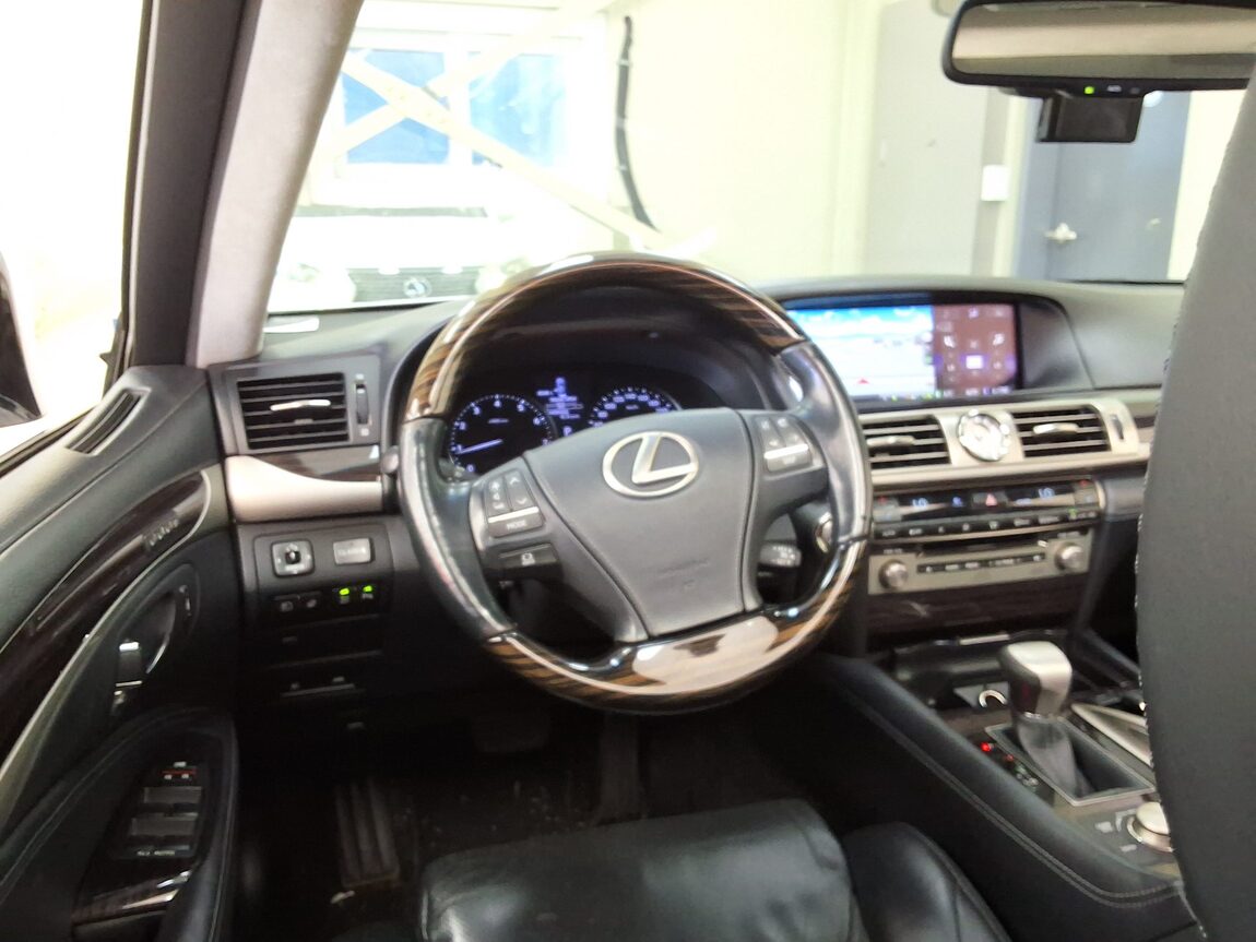 LEXUS LS (4TH GEN) 460 AWD 2016 - zdjęcie 12