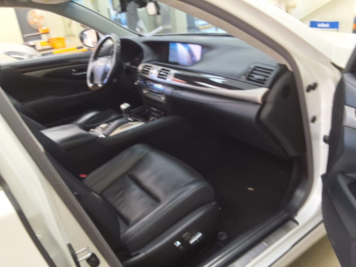LEXUS LS (4TH GEN) 460 AWD 2016 - zdjęcie 15