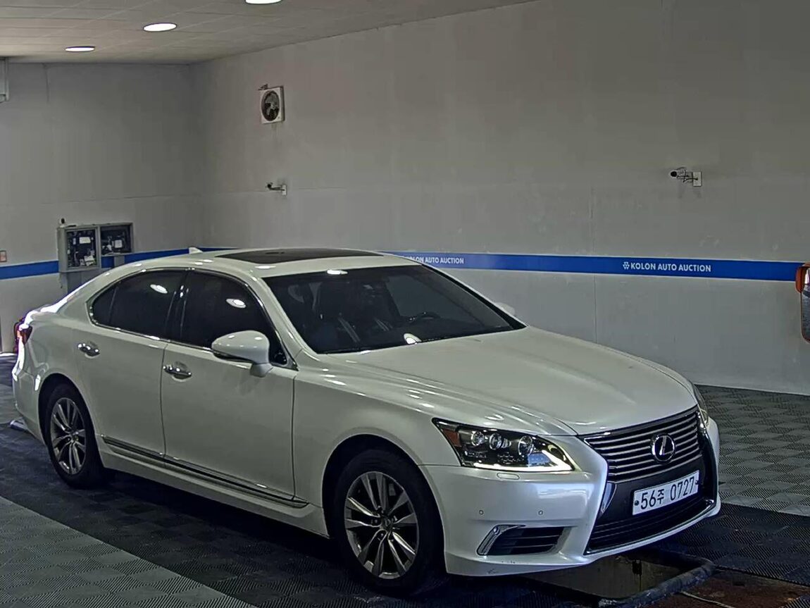 LEXUS LS (4TH GEN) 460 AWD 2016 - zdjęcie 3