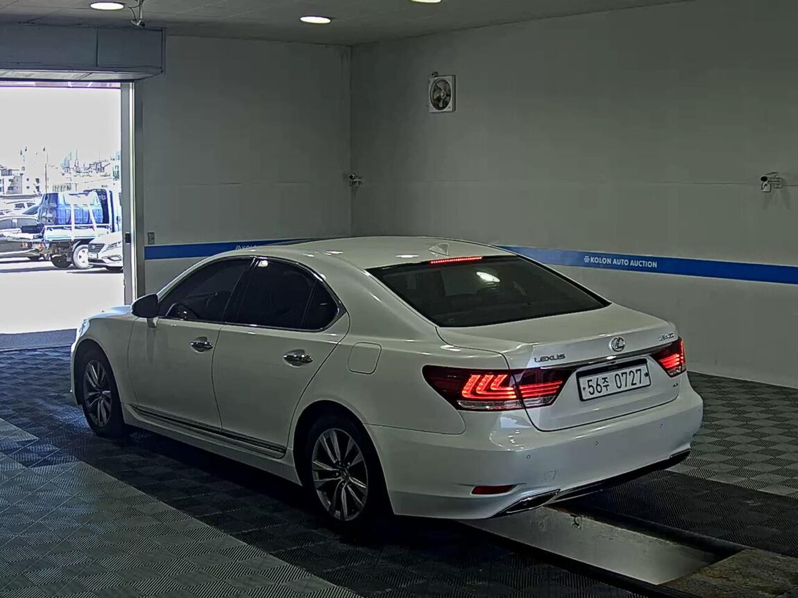 LEXUS LS (4TH GEN) 460 AWD 2016 - zdjęcie 6