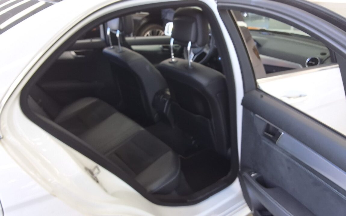 MERCEDES-BENZ C-CLASS (3RD GEN) C220 CDI 4MATIC AVANTGARDE EDITION C 2014 - zdjęcie 13