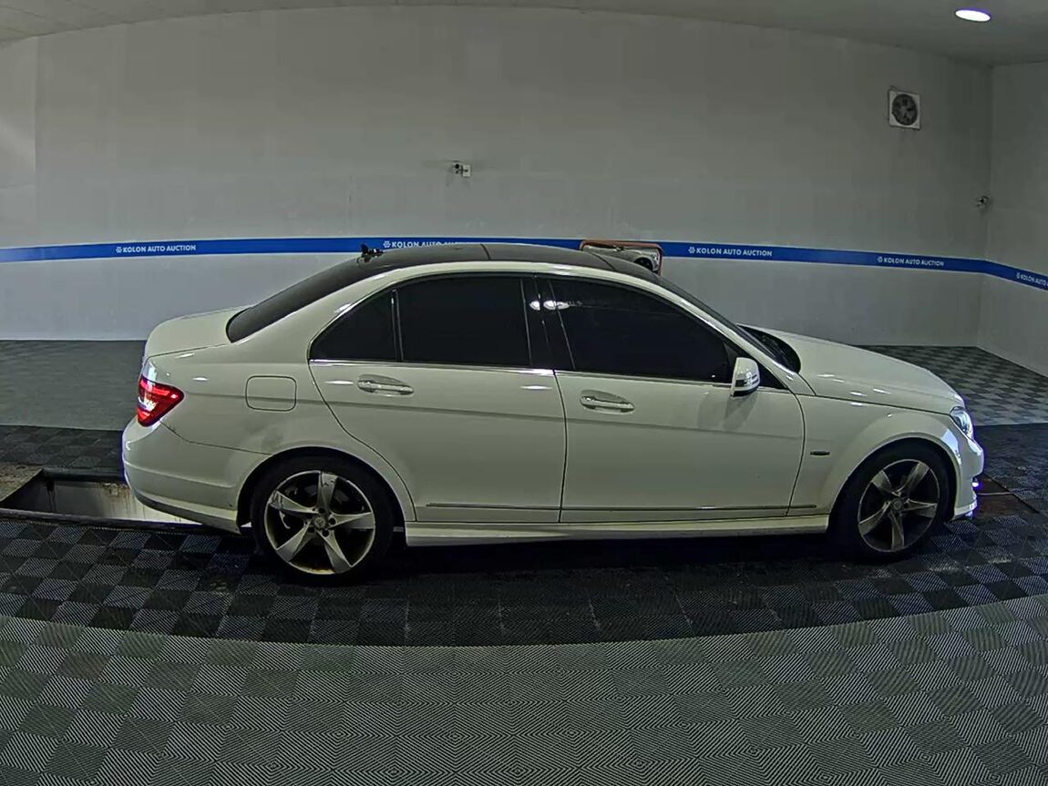 MERCEDES-BENZ C-CLASS (3RD GEN) C220 CDI 4MATIC AVANTGARDE EDITION C 2014 - zdjęcie 4