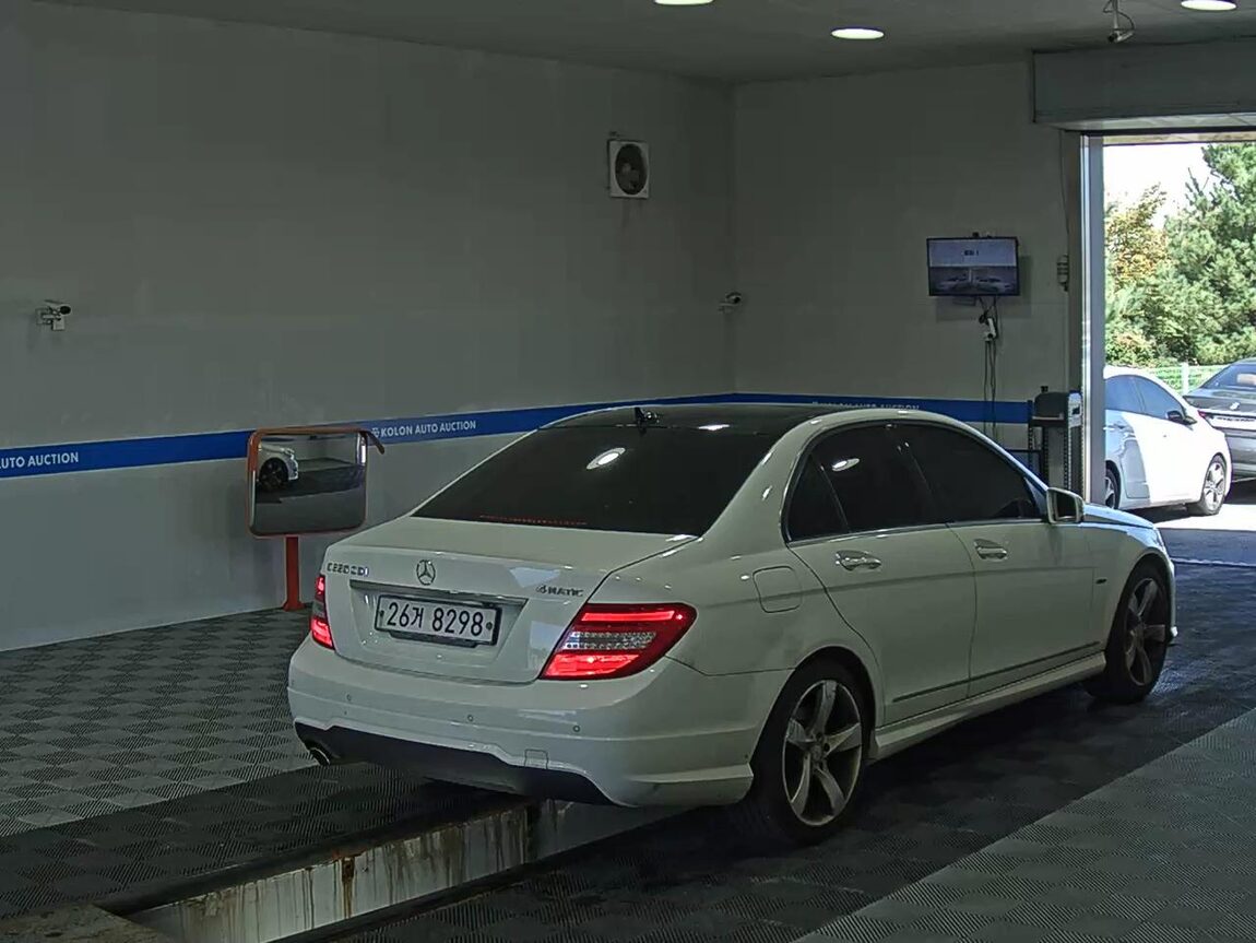 MERCEDES-BENZ C-CLASS (3RD GEN) C220 CDI 4MATIC AVANTGARDE EDITION C 2014 - zdjęcie 5