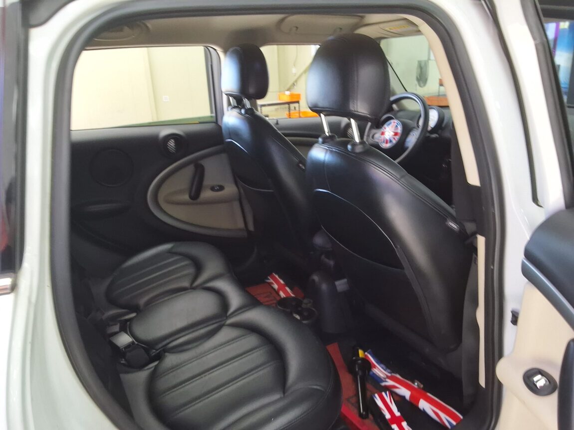 MINI COUNTRYMAN 2.0 D SE 2014 - zdjęcie 14