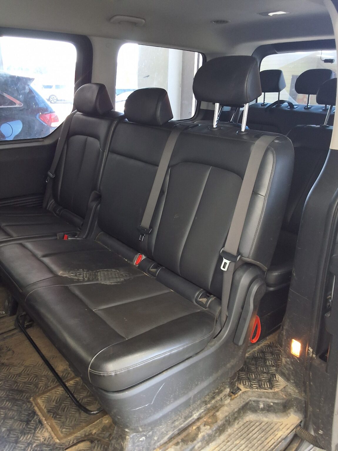 HYUNDAI STARIA 2.2 DIESEL TOURER 11-SEATER 2WD MODERN 2022 - zdjęcie 12