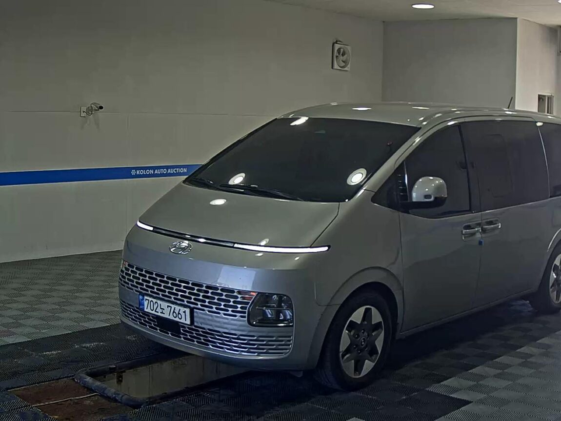 HYUNDAI STARIA 2.2 DIESEL TOURER 11-SEATER 2WD MODERN 2022 - zdjęcie 2