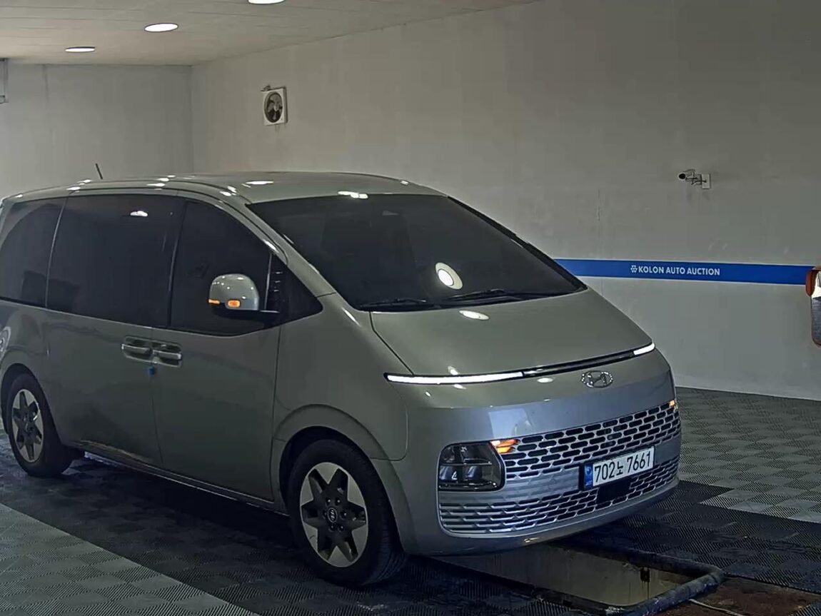 HYUNDAI STARIA 2.2 DIESEL TOURER 11-SEATER 2WD MODERN 2022 - zdjęcie 3