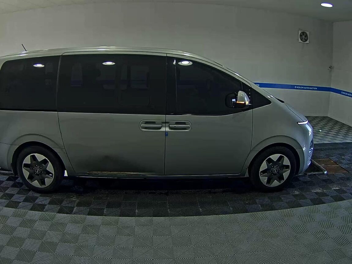 HYUNDAI STARIA 2.2 DIESEL TOURER 11-SEATER 2WD MODERN 2022 - zdjęcie 4