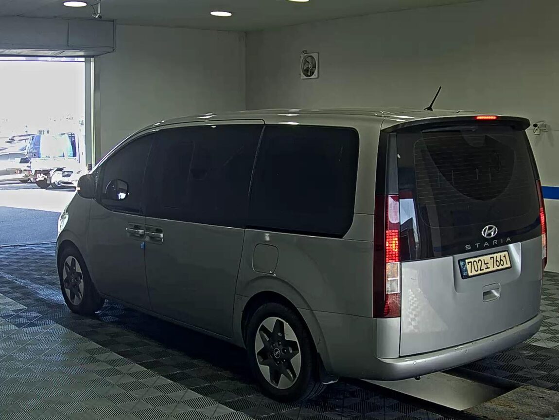 HYUNDAI STARIA 2.2 DIESEL TOURER 11-SEATER 2WD MODERN 2022 - zdjęcie 6