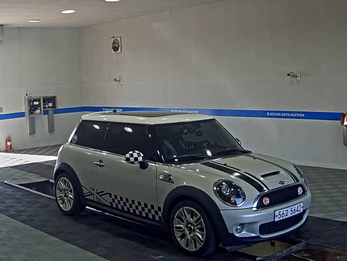 MINI COOPER (2ND GEN) 1.6 S CAMDEN 2010 - zdjęcie 3