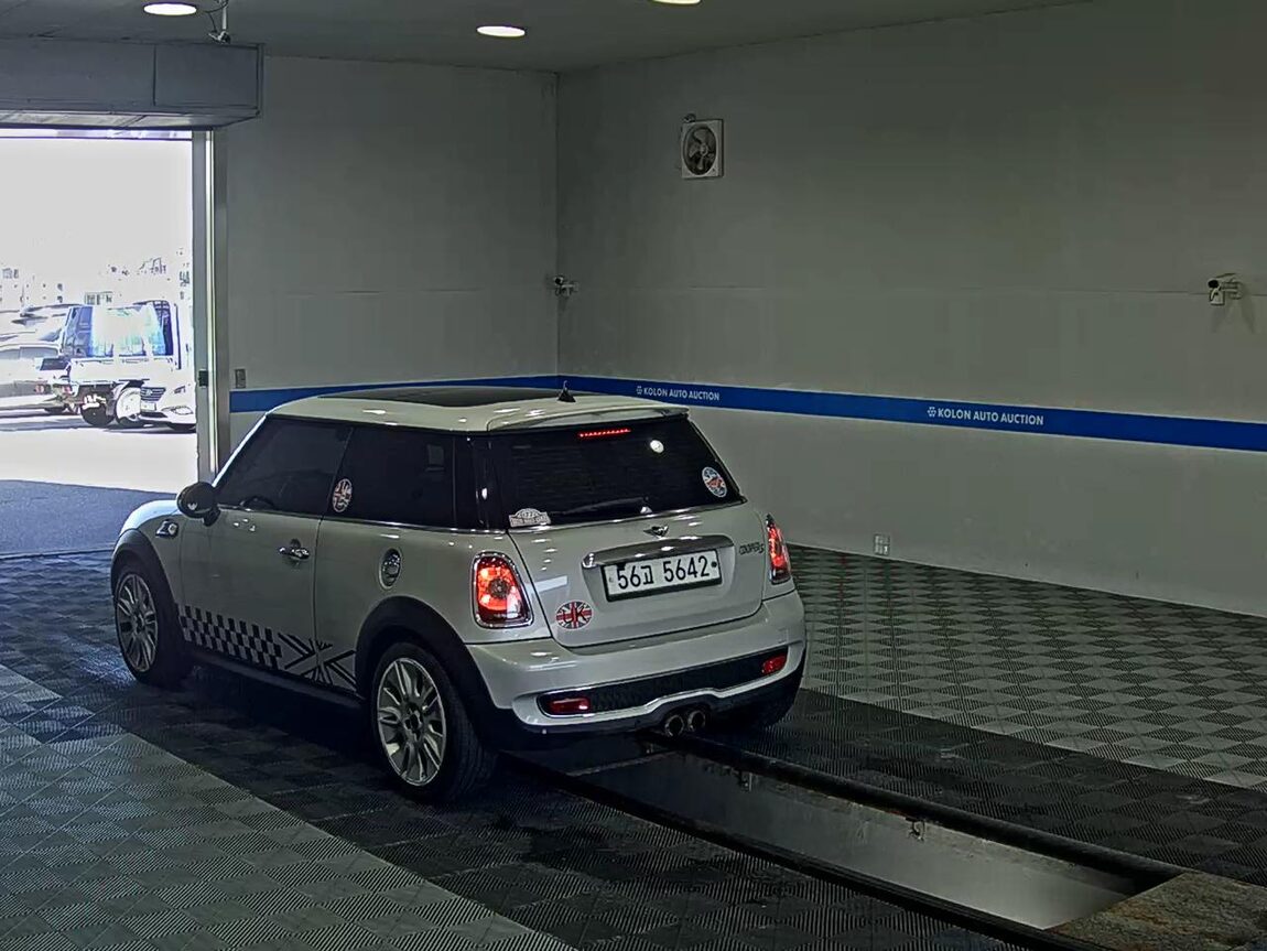MINI COOPER (2ND GEN) 1.6 S CAMDEN 2010 - zdjęcie 6