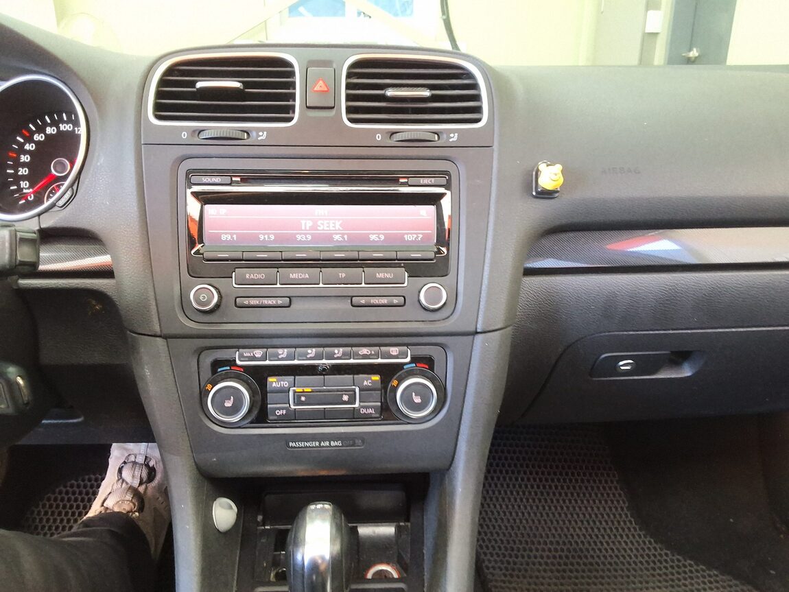 VOLKSWAGEN GOLF (6TH GEN) 2.0 TDI 2012 - zdjęcie 24