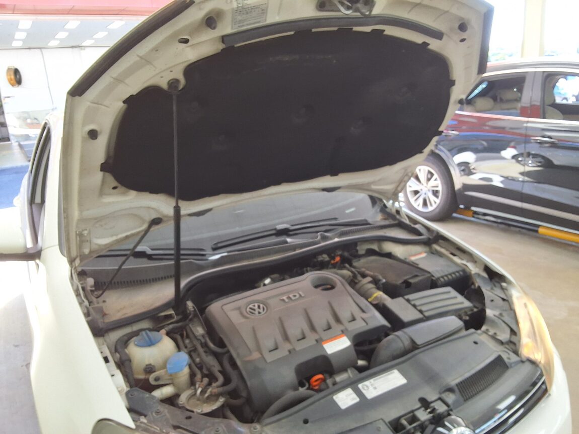 VOLKSWAGEN GOLF (6TH GEN) 2.0 TDI 2012 - zdjęcie 18