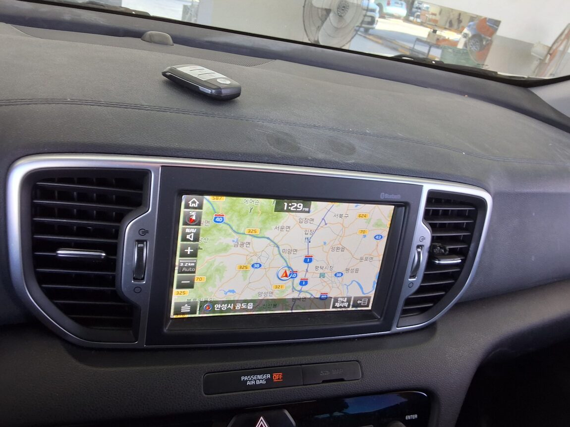 KIA NEW SPORTAGE R2.0 2WD NOBLESSE PLUS 2018 - zdjęcie 19