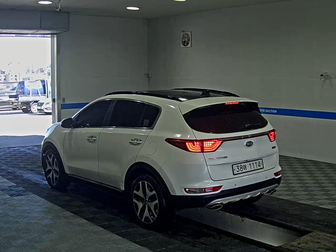 KIA NEW SPORTAGE R2.0 2WD NOBLESSE PLUS 2018 - zdjęcie 6