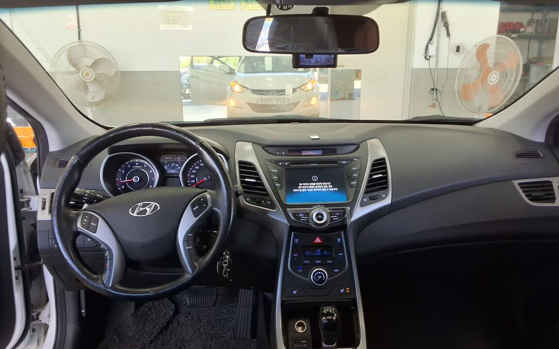 HYUNDAI THE NEW AVANTE MD 1.6 GDi SMART 2016 - zdjęcie 11
