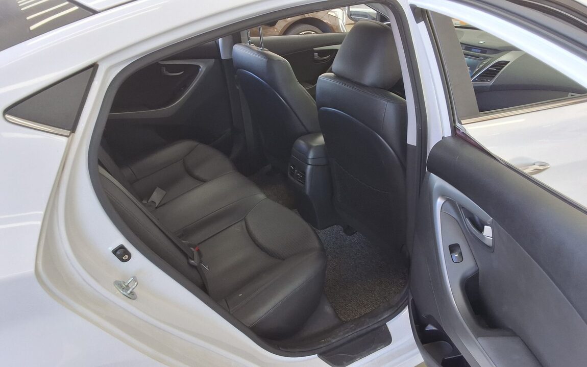 HYUNDAI THE NEW AVANTE MD 1.6 GDi SMART 2016 - zdjęcie 13