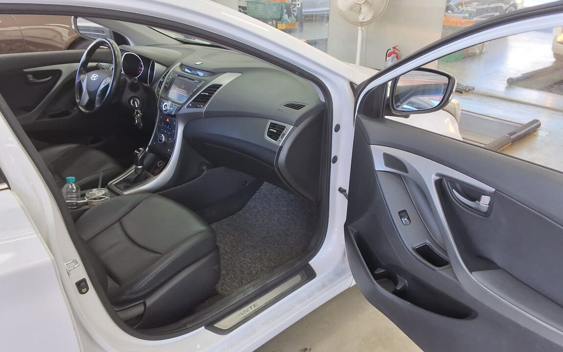 HYUNDAI THE NEW AVANTE MD 1.6 GDi SMART 2016 - zdjęcie 14