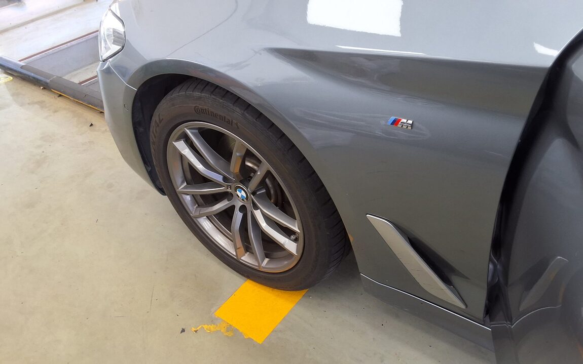 BMW 5 SERIES (7TH GEN) 520d xDRIVE M SPORT PACK PLUS 2018 - zdjęcie 25