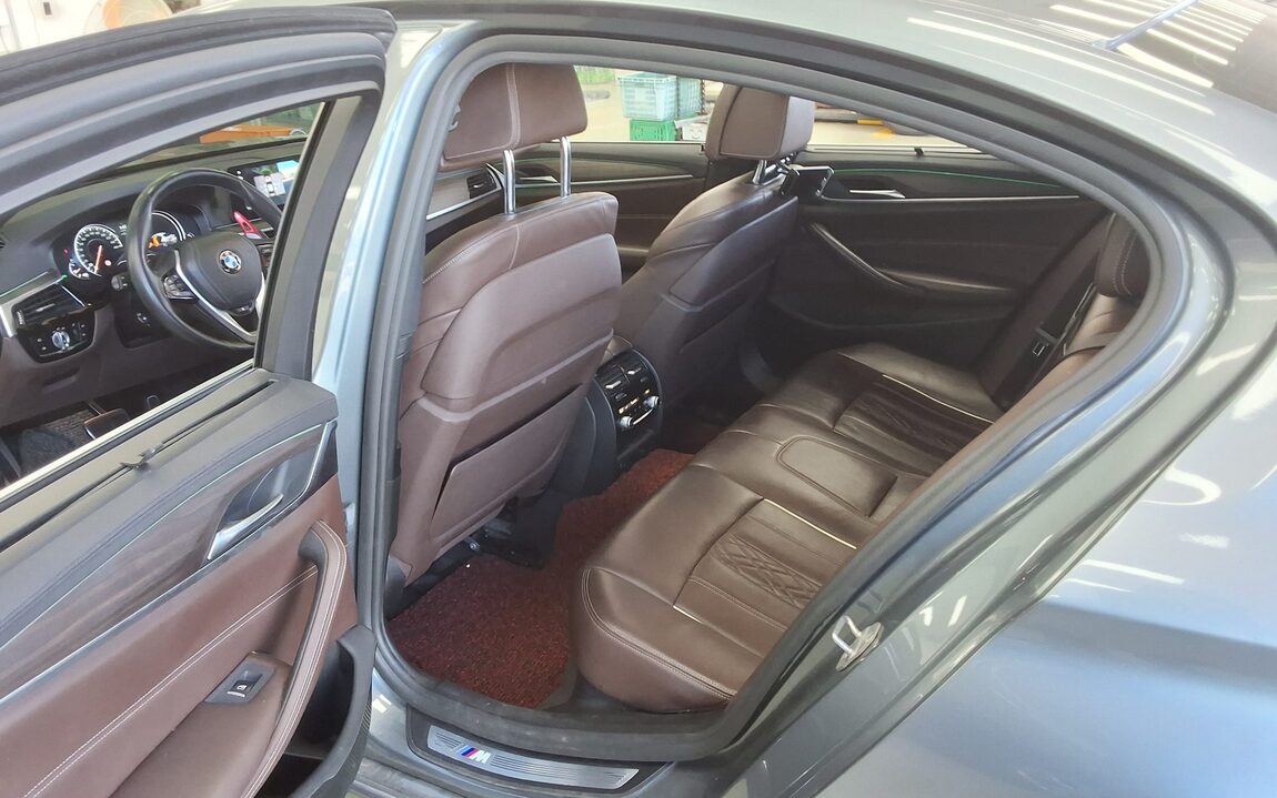 BMW 5 SERIES (7TH GEN) 520d xDRIVE M SPORT PACK PLUS 2018 - zdjęcie 12