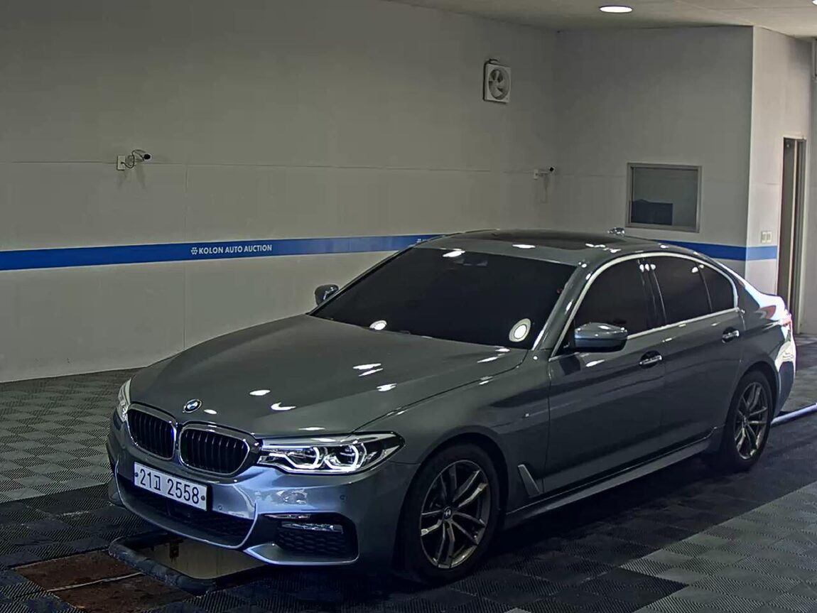 BMW 5 SERIES (7TH GEN) 520d xDRIVE M SPORT PACK PLUS 2018 - zdjęcie 2