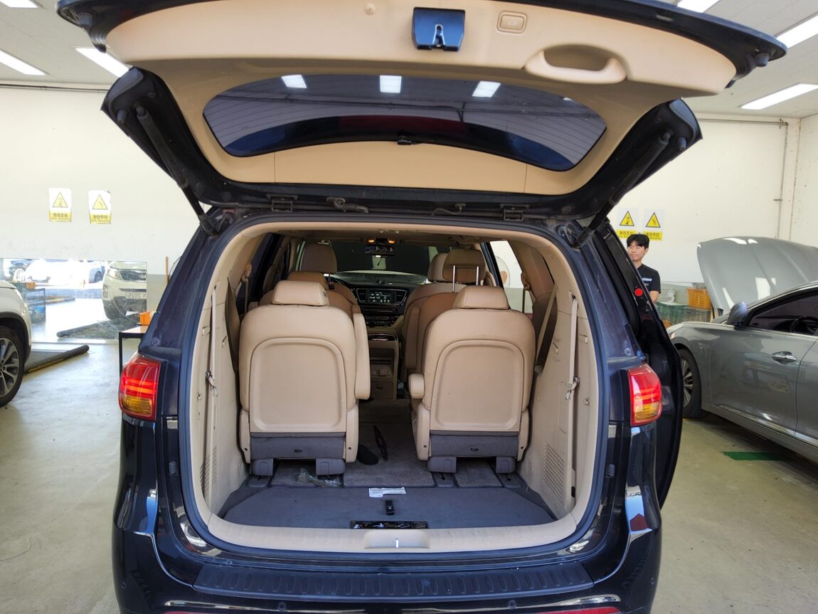 KIA ALL NEW CARNIVAL 9-SEATER DIESEL NOBLESSE 2016 - zdjęcie 15