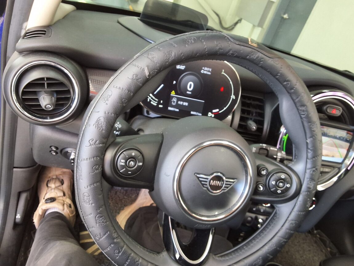 MINI COOPER (3RD GEN) 5-DOOR 1.5 HIGH 2021 - zdjęcie 23