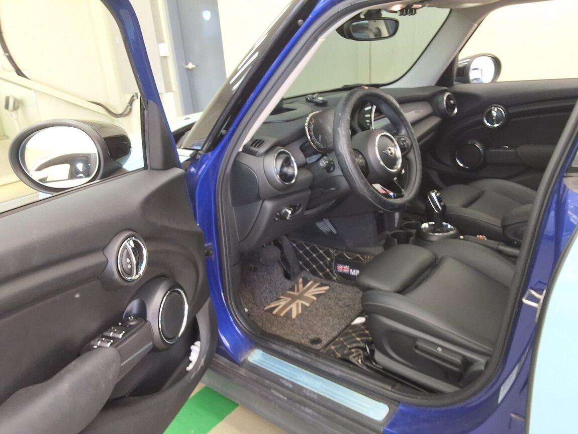 MINI COOPER (3RD GEN) 5-DOOR 1.5 HIGH 2021 - zdjęcie 11