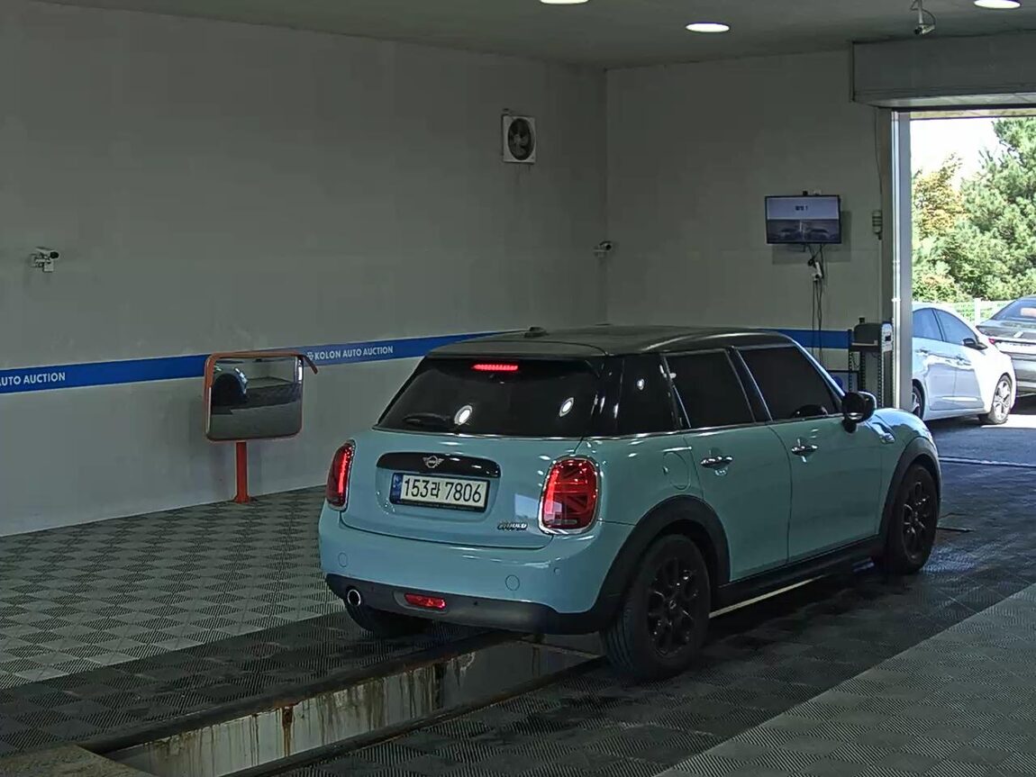 MINI COOPER (3RD GEN) 5-DOOR 1.5 HIGH 2021 - zdjęcie 5